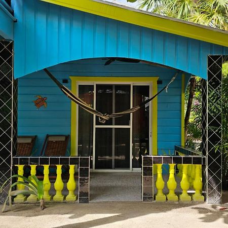 Sea N Sun Guest House Caye Caulker Exteriör bild