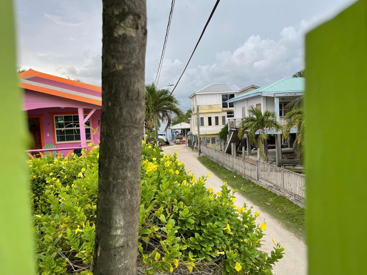 Sea N Sun Guest House Caye Caulker Exteriör bild