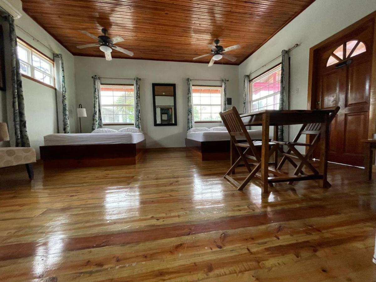 Sea N Sun Guest House Caye Caulker Exteriör bild