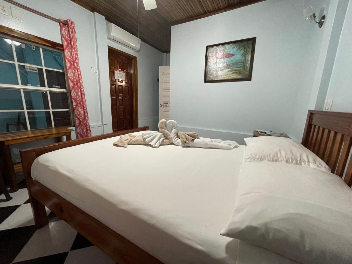 Sea N Sun Guest House Caye Caulker Exteriör bild
