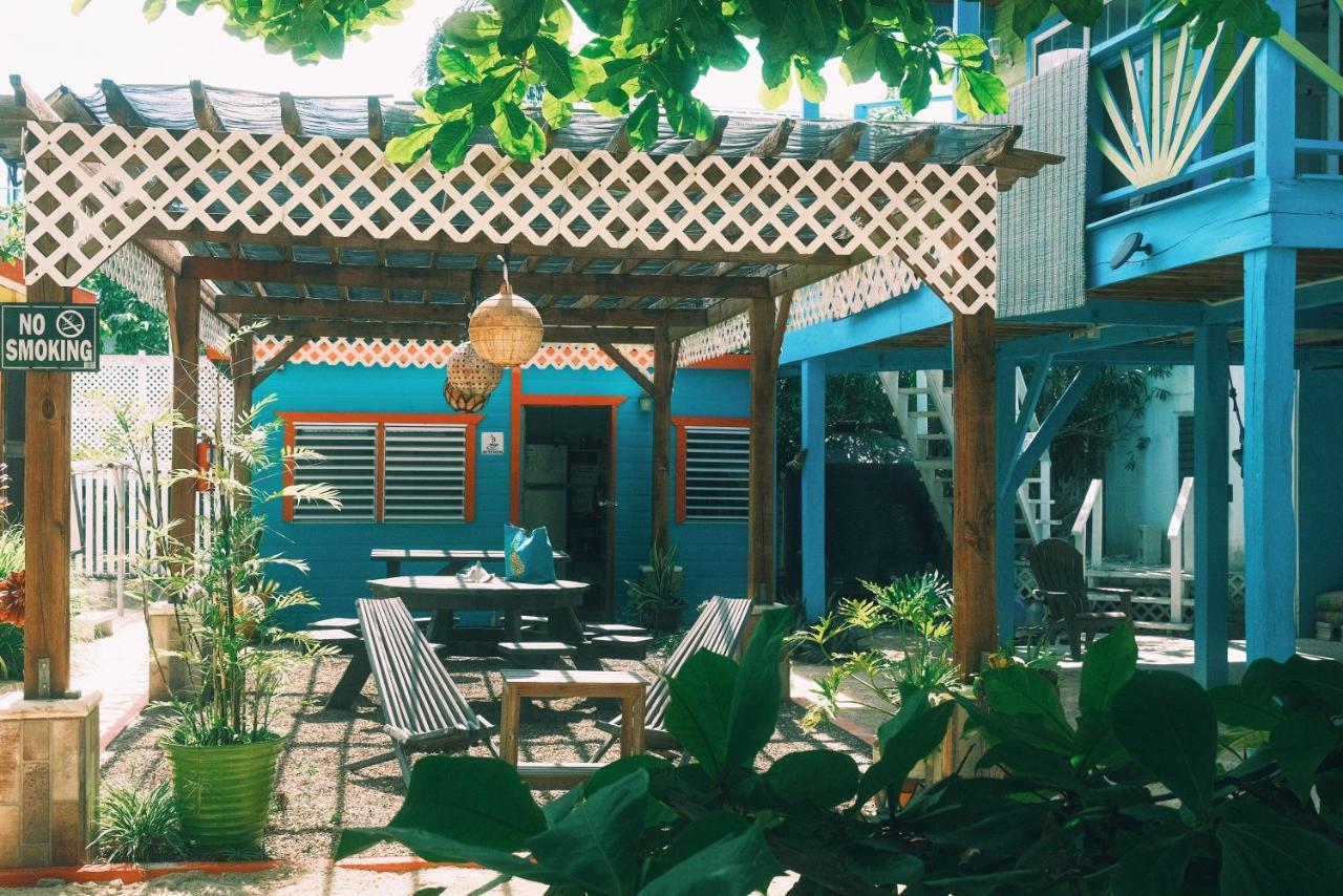 Sea N Sun Guest House Caye Caulker Exteriör bild