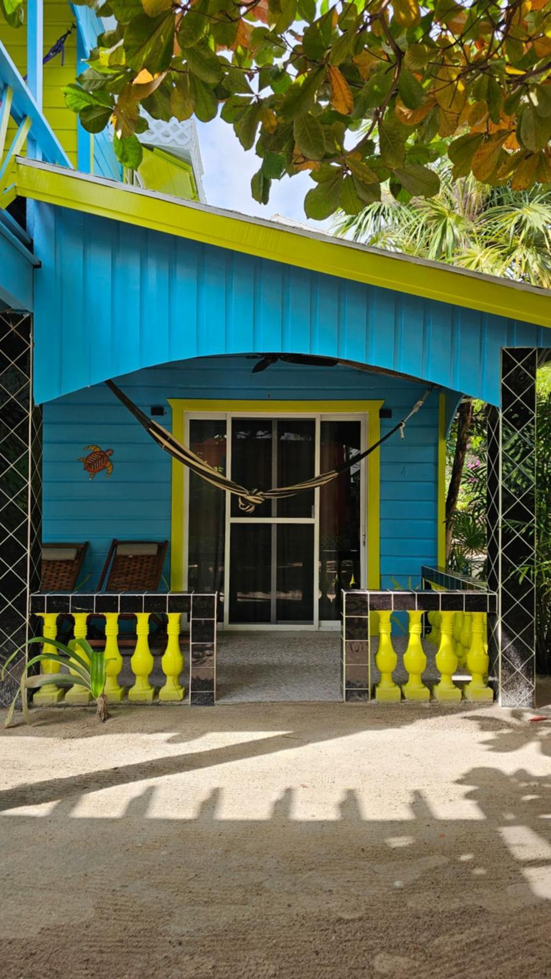 Sea N Sun Guest House Caye Caulker Exteriör bild